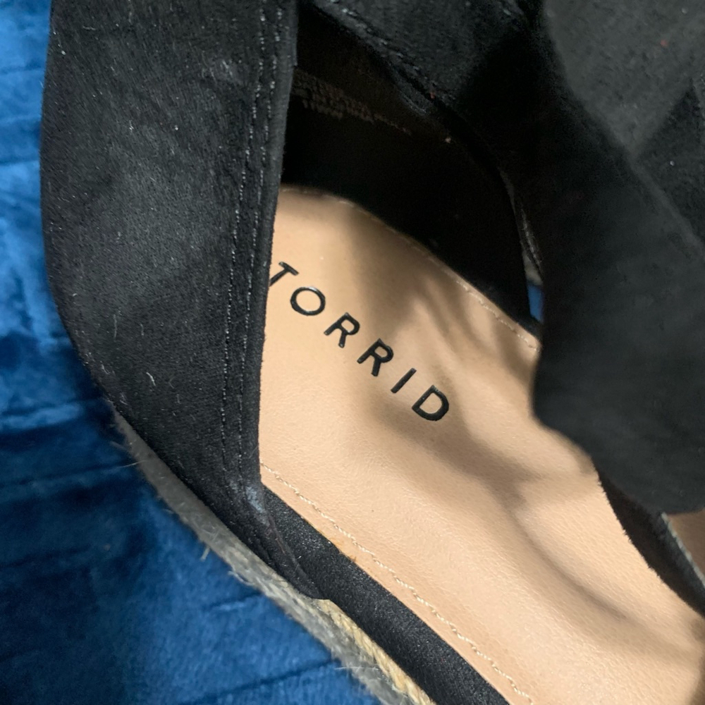 Women's Torrid Black Gladiator Espadrille Wedge Sandals Size 11 WW - Picture 2 of 6